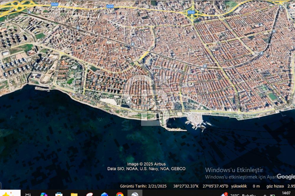 BOSTANLI'NIN KALBİNDE CADDE ÜZERİ SATILIK DÜKKAN....