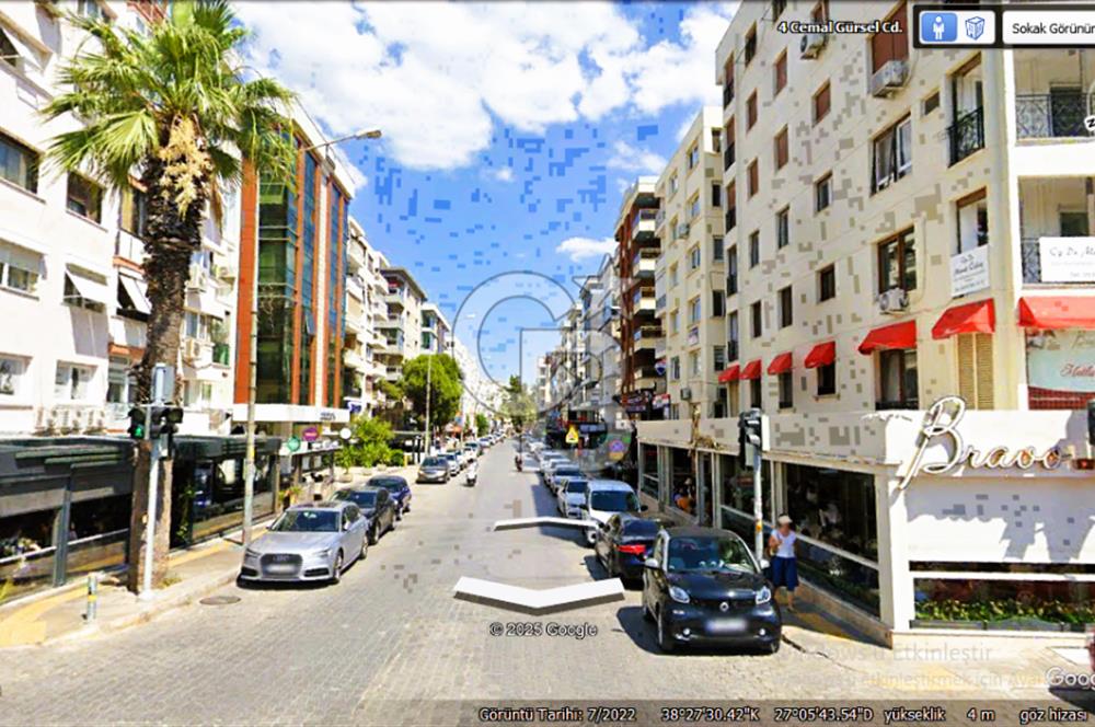 BOSTANLI'NIN KALBİNDE CADDE ÜZERİ SATILIK DÜKKAN....