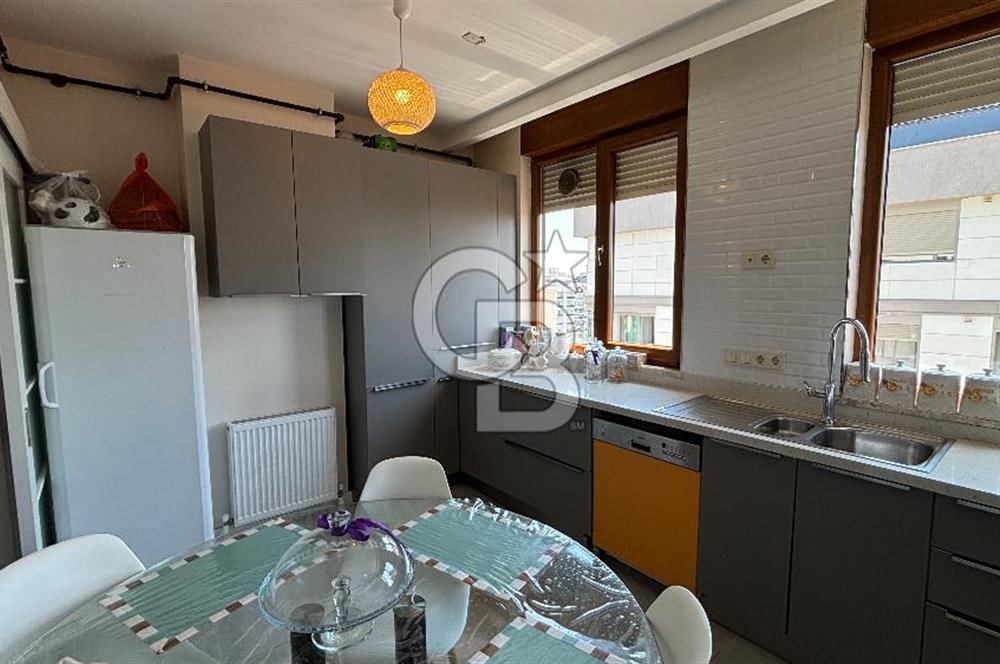 CADDEBOSTAN'DA KATTA TEK DENİZ MANZARALI 200 M2 4+1 DUBLEKS DAİRE