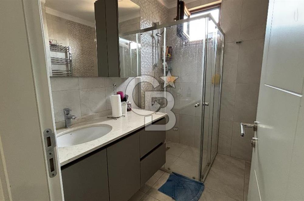 CADDEBOSTAN'DA KATTA TEK DENİZ MANZARALI 200 M2 4+1 DUBLEKS DAİRE