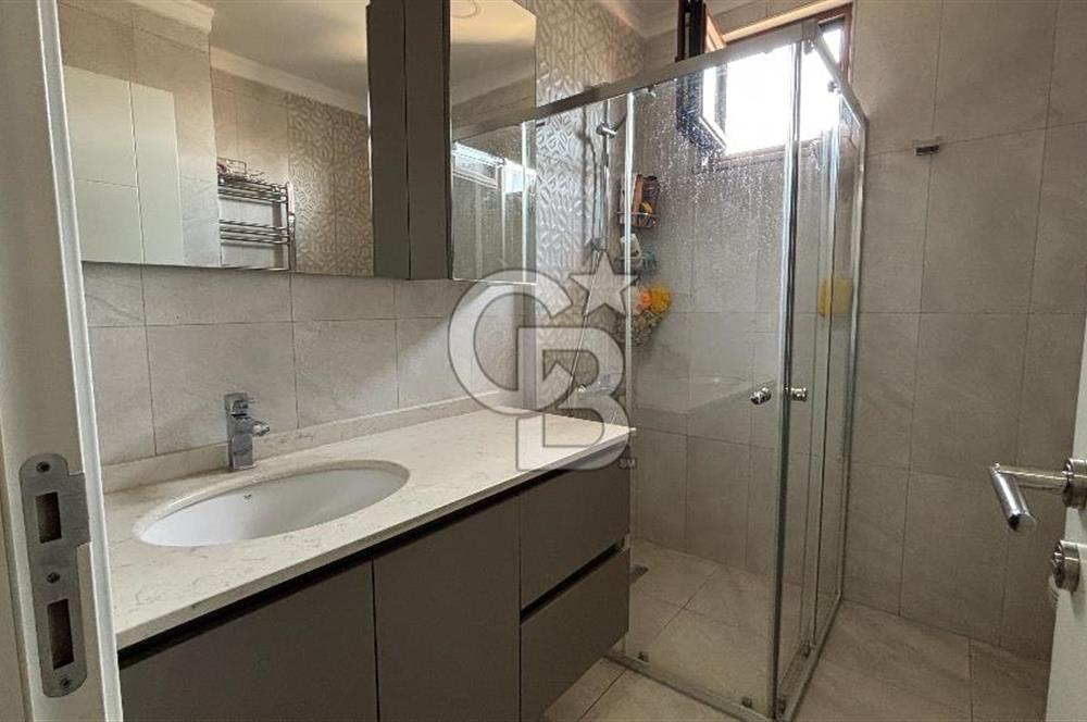 CADDEBOSTAN'DA KATTA TEK DENİZ MANZARALI 200 M2 4+1 DUBLEKS DAİRE