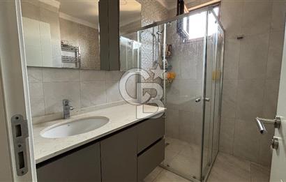 CADDEBOSTAN'DA KATTA TEK DENİZ MANZARALI 200 M2 4+1 DUBLEKS DAİRE