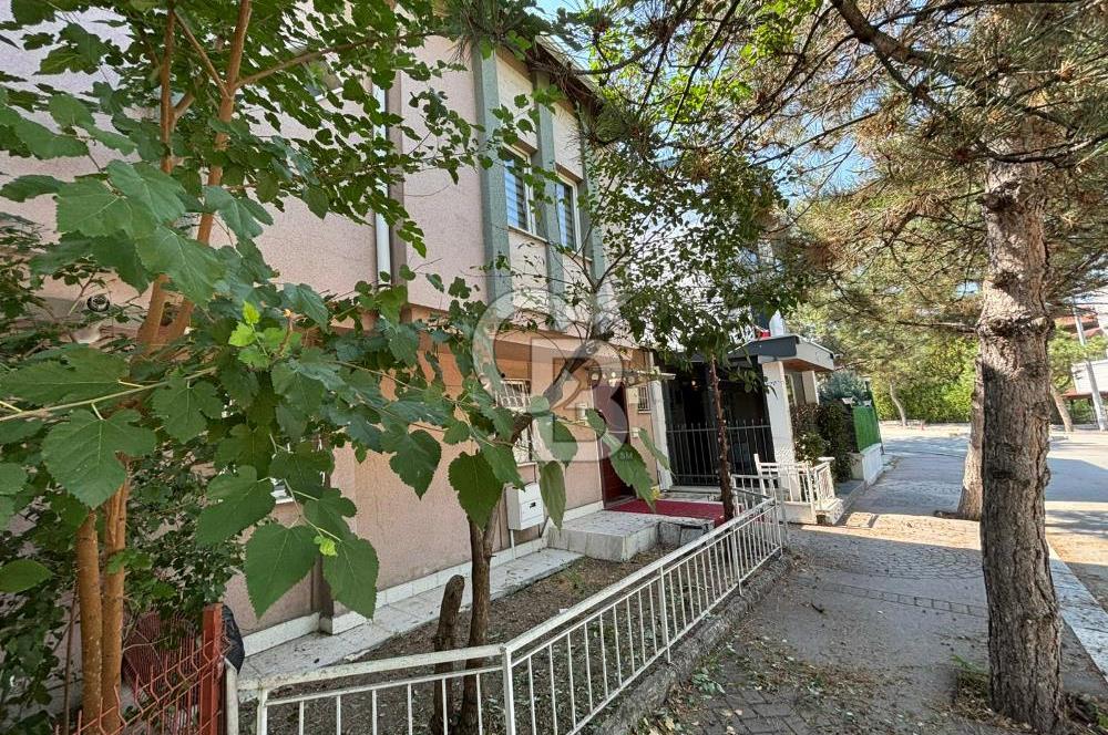 MUSTAFA KEMAL MAH. BARIŞ SİTESİ TAM MERKEZİNDE SATILIK VİLLA