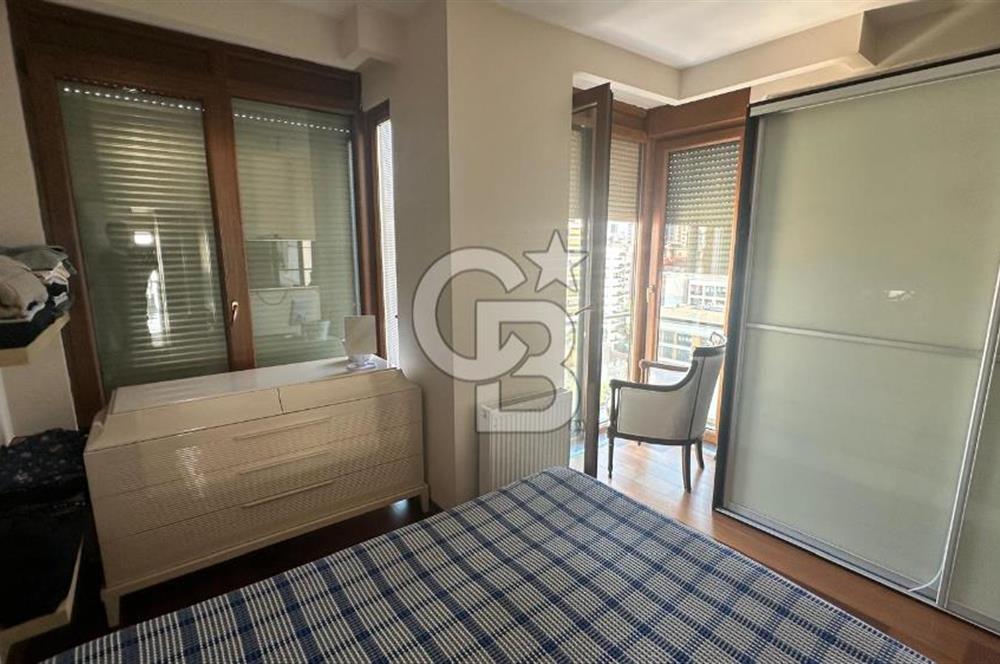 CADDEBOSTAN'DA KATTA TEK DENİZ MANZARALI 200 M2 4+1 DUBLEKS DAİRE