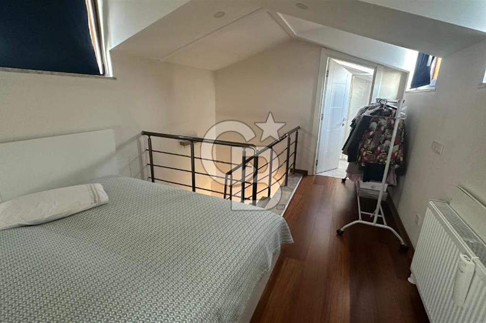 CADDEBOSTAN'DA KATTA TEK DENİZ MANZARALI 200 M2 4+1 DUBLEKS DAİRE