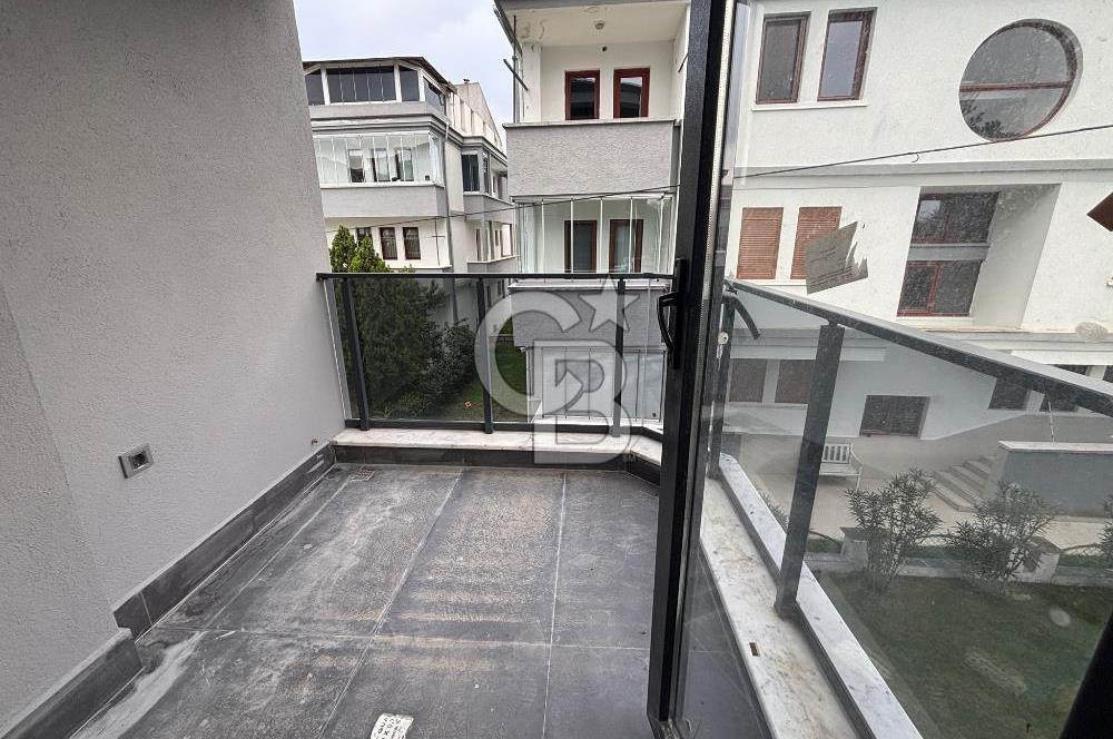 YEŞİLİN İÇİNDE DENİZE BİR ADIM MESAFEDE SAKİN BİR YAŞAM