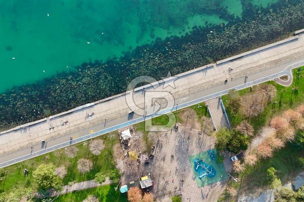 CADDEBOSTAN'DA KATTA TEK DENİZ MANZARALI 200 M2 4+1 DUBLEKS DAİRE