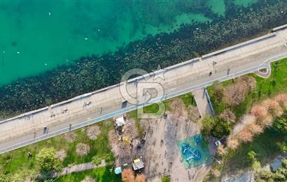 CADDEBOSTAN'DA KATTA TEK DENİZ MANZARALI 200 M2 4+1 DUBLEKS DAİRE