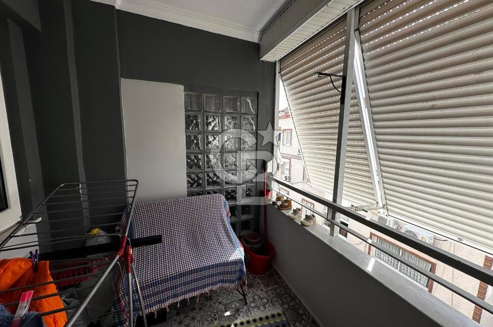 Karşıyaka Bahçelievler'de Satılık 3+1 Daire (Tadilatli)