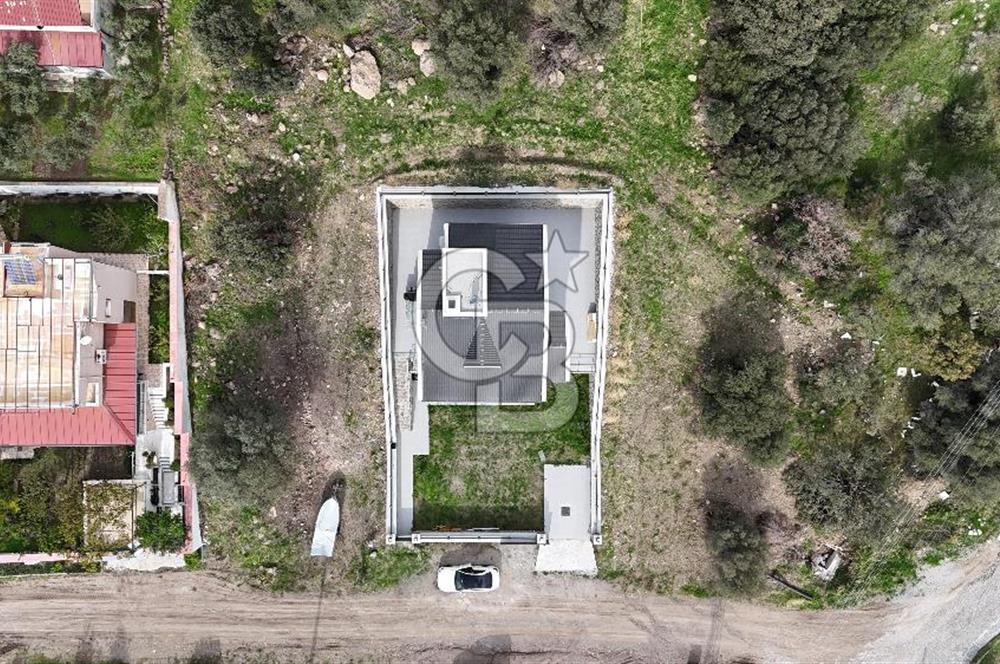 Dikili Çandarlı'da Müstakil Tripleks 4+2 Villa