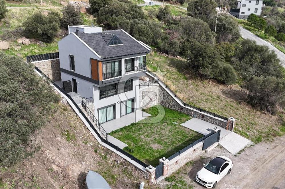 Dikili Çandarlı'da Müstakil Tripleks 4+2 Villa