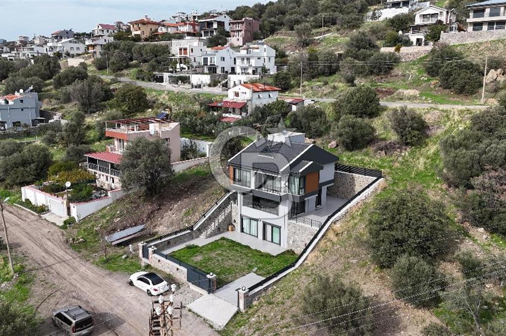 Dikili Çandarlı'da Müstakil Tripleks 4+2 Villa