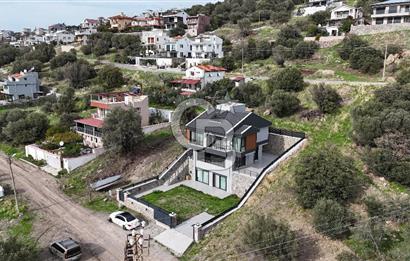 Dikili Çandarlı'da Müstakil Tripleks 4+2 Villa