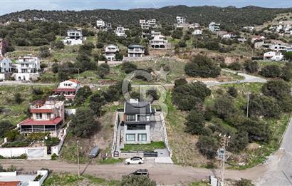 Dikili Çandarlı'da Müstakil Tripleks 4+2 Villa