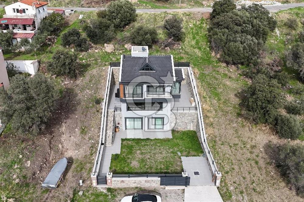 Dikili Çandarlı'da Müstakil Tripleks 4+2 Villa