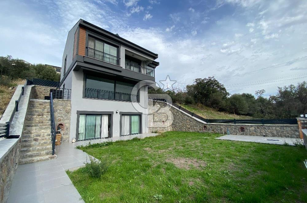 Dikili Çandarlı'da Müstakil Tripleks 4+2 Villa