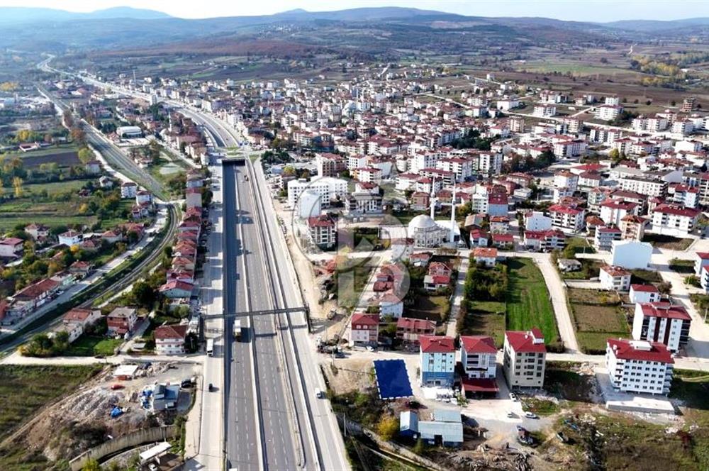 Ankara Karayoluna Cephe 400 m2 Kavak Merkezde 5 Kat İmarlı Arsa
