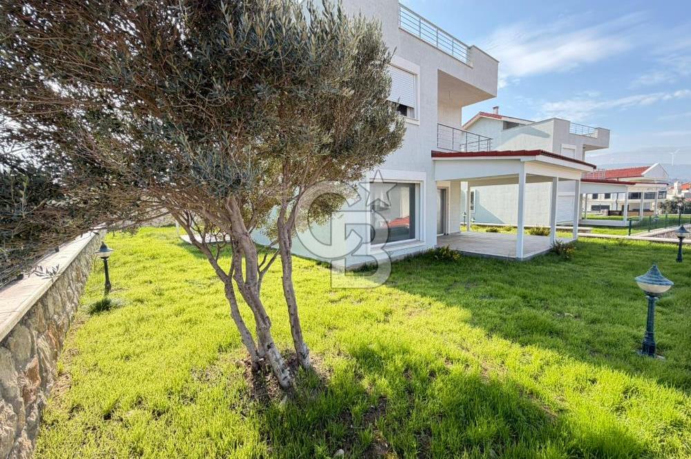 Mordoğan Ardıç Mevkii'nde Gülkent Sitesi'nde 5+1 Müstakil Villa