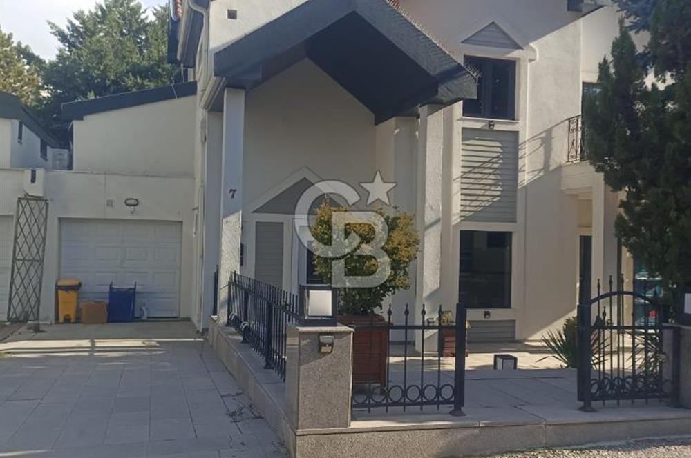 Angora Evlerinde Köşe Başı 5+2 Kiralık Villa