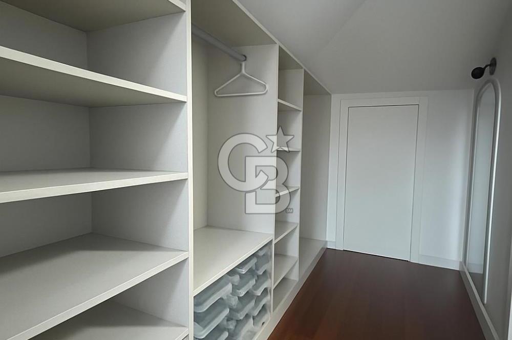 Fenerbahçe Bağdat Caddesi’ne Yakın – Teraslı 223 m² Satılık Çatı Dubleksi