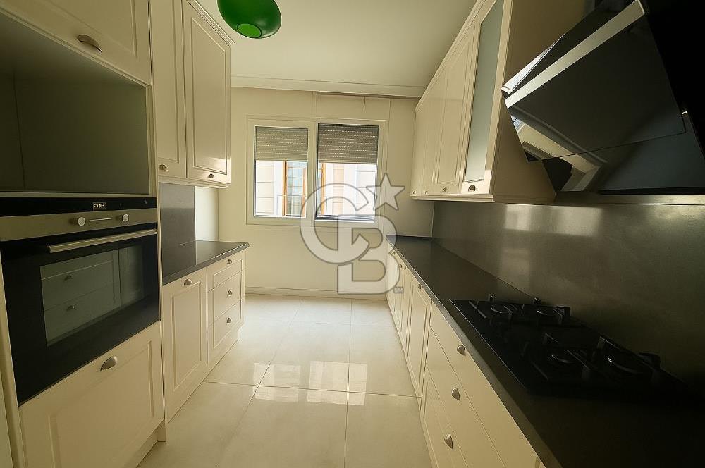 Fenerbahçe Bağdat Caddesi’ne Yakın – Teraslı 223 m² Satılık Çatı Dubleksi