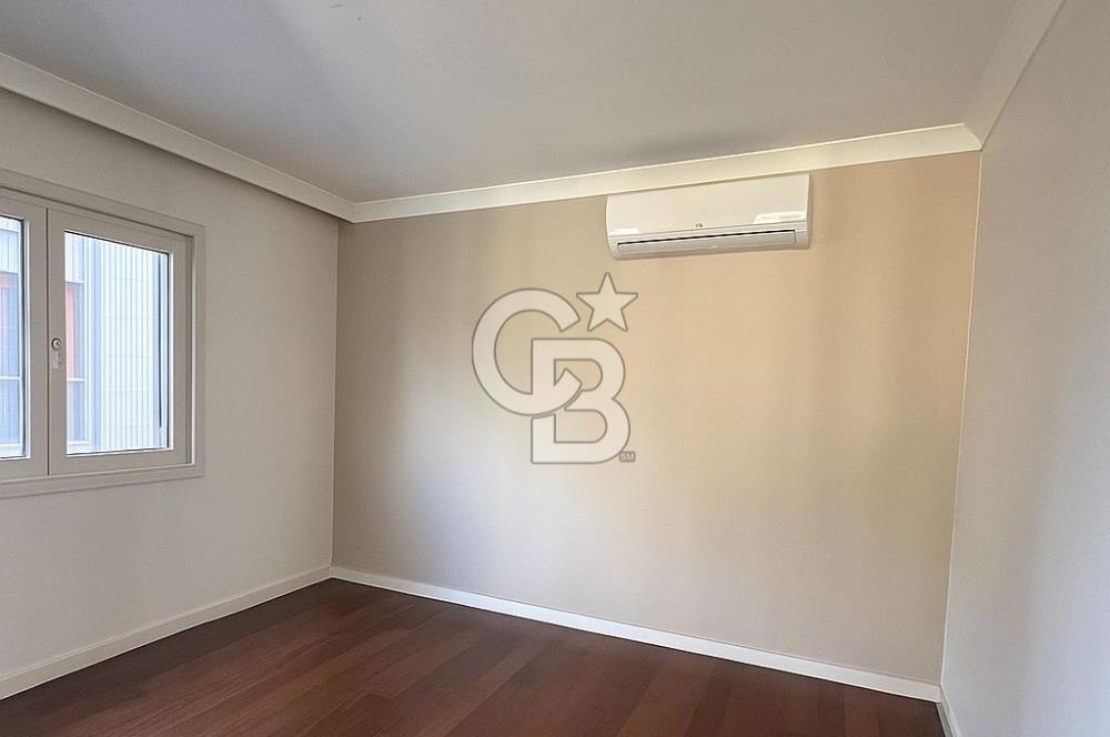 Fenerbahçe Bağdat Caddesi’ne Yakın – Teraslı 223 m² Satılık Çatı Dubleksi