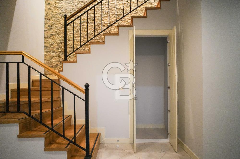 RINGS ISTANBUL SİTESİNDE SATILIK BOŞ 250 M2 NET BAHÇE DUBLEKSİ