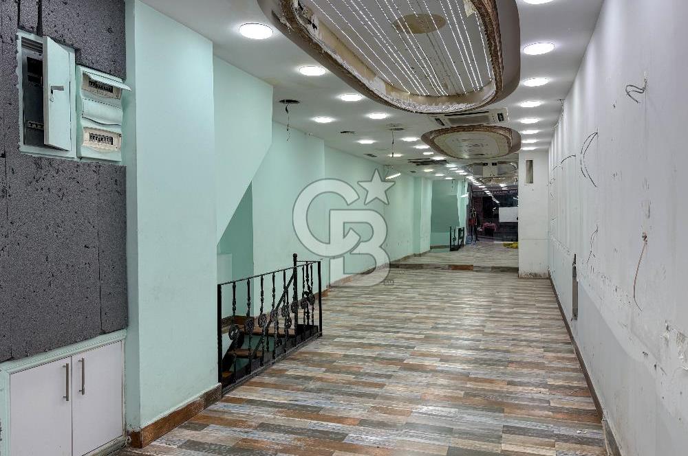 İstiklal Caddesi Adım Mesafesi- Düz Giriş- 2Katlı Kiralık Dükkan
