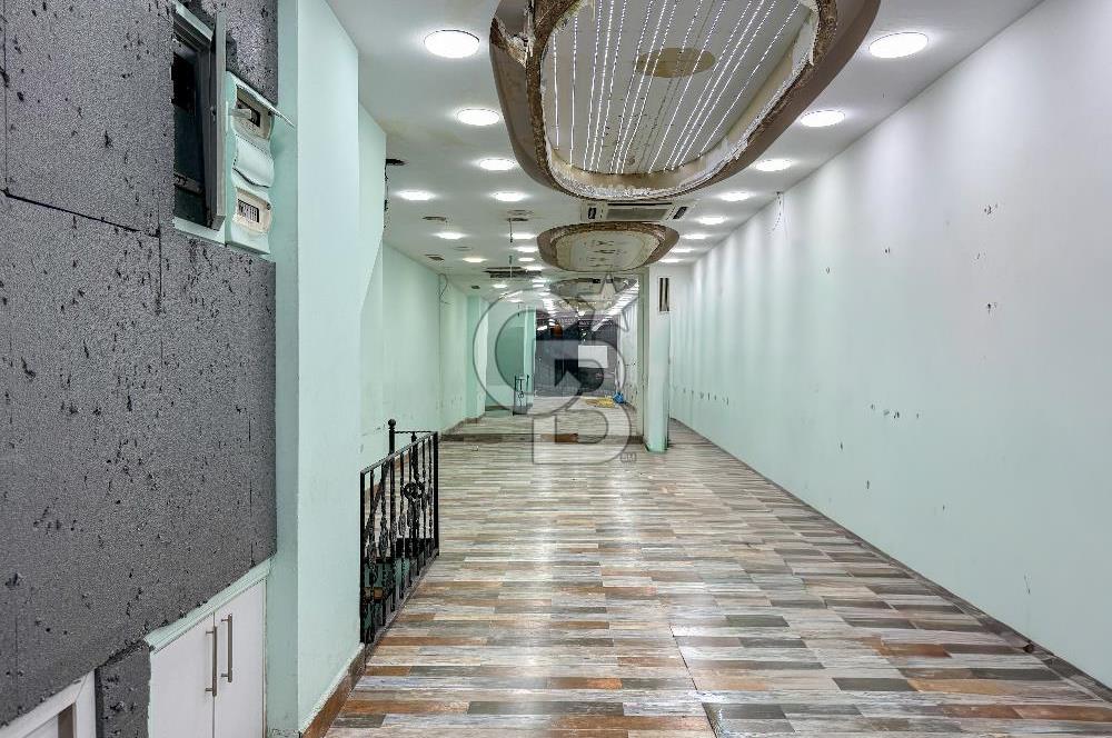 İstiklal Caddesi Adım Mesafesi- Düz Giriş- 2Katlı Kiralık Dükkan