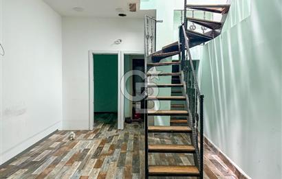 İstiklal Caddesi Adım Mesafesi- Düz Giriş- 2Katlı Kiralık Dükkan