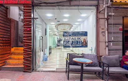 İstiklal Caddesi Adım Mesafesi- Düz Giriş- 2Katlı Kiralık Dükkan