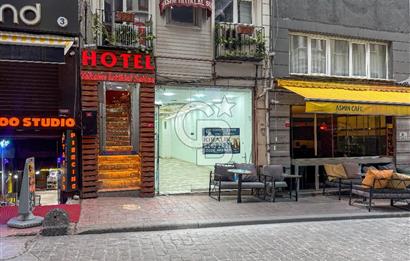 İstiklal Caddesi Adım Mesafesi- Düz Giriş- 2Katlı Kiralık Dükkan
