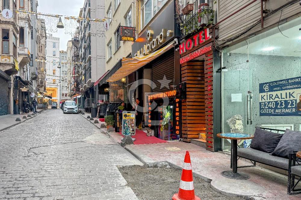 İstiklal Caddesi Adım Mesafesi- Düz Giriş- 2Katlı Kiralık Dükkan