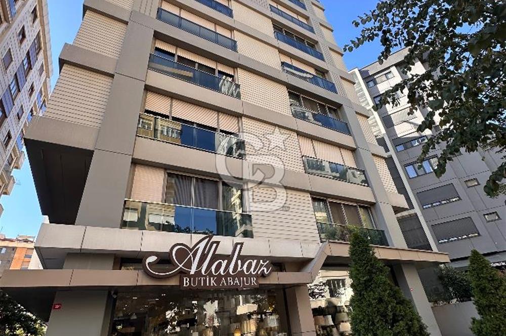 Fenerbahçe Bağdat Caddesi’ne Yakın – Teraslı 223 m² Satılık Çatı Dubleksi