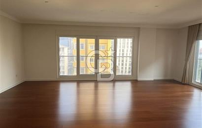 Fenerbahçe Bağdat Caddesi’ne Yakın – Teraslı 223 m² Satılık Çatı Dubleksi