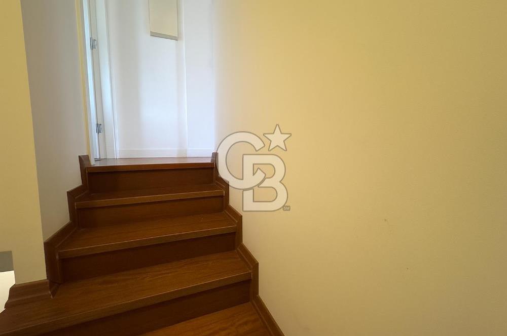 Fenerbahçe Bağdat Caddesi’ne Yakın – Teraslı 223 m² Satılık Çatı Dubleksi