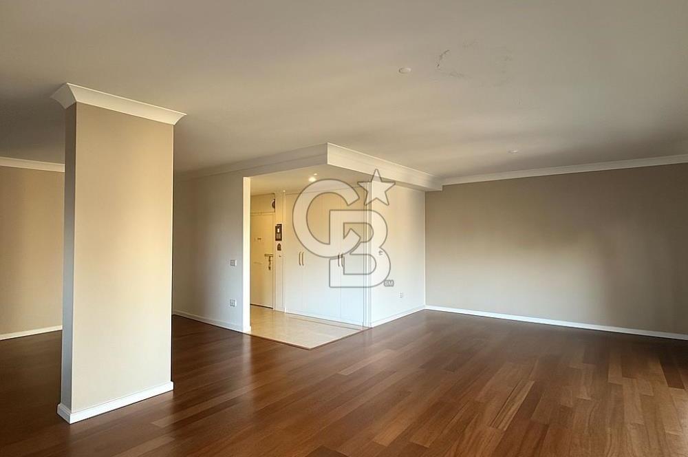 Fenerbahçe Bağdat Caddesi’ne Yakın – Teraslı 223 m² Satılık Çatı Dubleksi