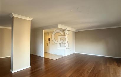 Fenerbahçe Bağdat Caddesi’ne Yakın – Teraslı 223 m² Satılık Çatı Dubleksi