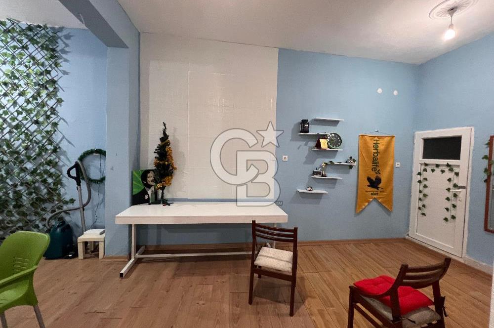 Bornova Merkezi Konumda Kiralık Dükkan 
