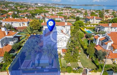 ÇEŞME ALTINYUNUS / DENİZ MANZARALI DENİZE 400 M / MÜSTAKİL HAVUZLU SATILIK VİLLA