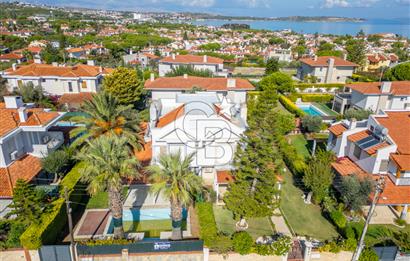 ÇEŞME ALTINYUNUS / DENİZ MANZARALI DENİZE 400 M / MÜSTAKİL HAVUZLU SATILIK VİLLA