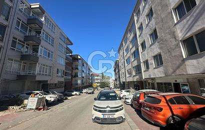 Güvenevler Mahallesi'nde Satılık Depolu Dükkan