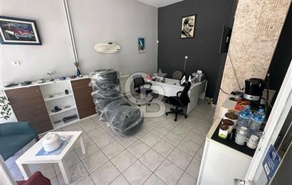 Güvenevler Mahallesi'nde Satılık Depolu Dükkan