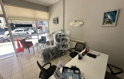 Güvenevler Mahallesi'nde Satılık Depolu Dükkan