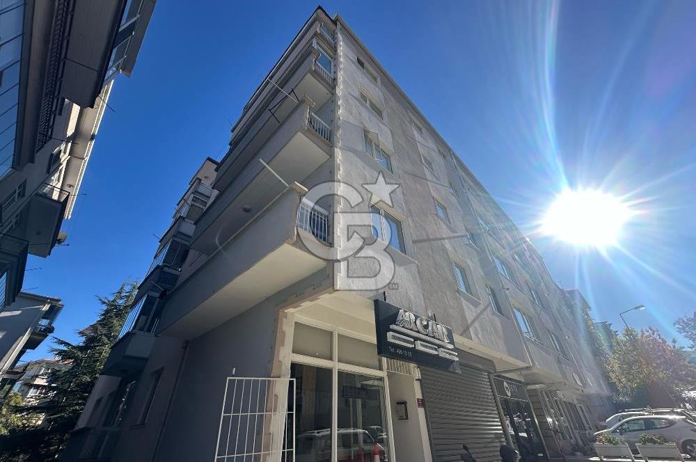 Güvenevler Mahallesi'nde Satılık Depolu Dükkan