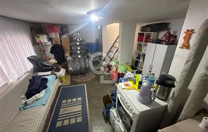 Güvenevler Mahallesi'nde Satılık Depolu Dükkan