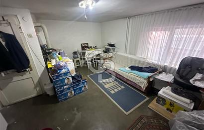 Güvenevler Mahallesi'nde Satılık Depolu Dükkan