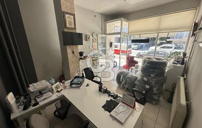 Güvenevler Mahallesi'nde Satılık Depolu Dükkan