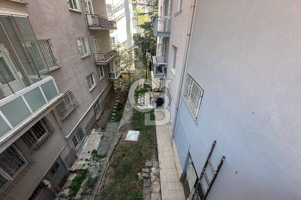 Güvenevler Mahallesi'nde Satılık Depolu Dükkan