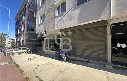 Güvenevler Mahallesi'nde Satılık Depolu Dükkan